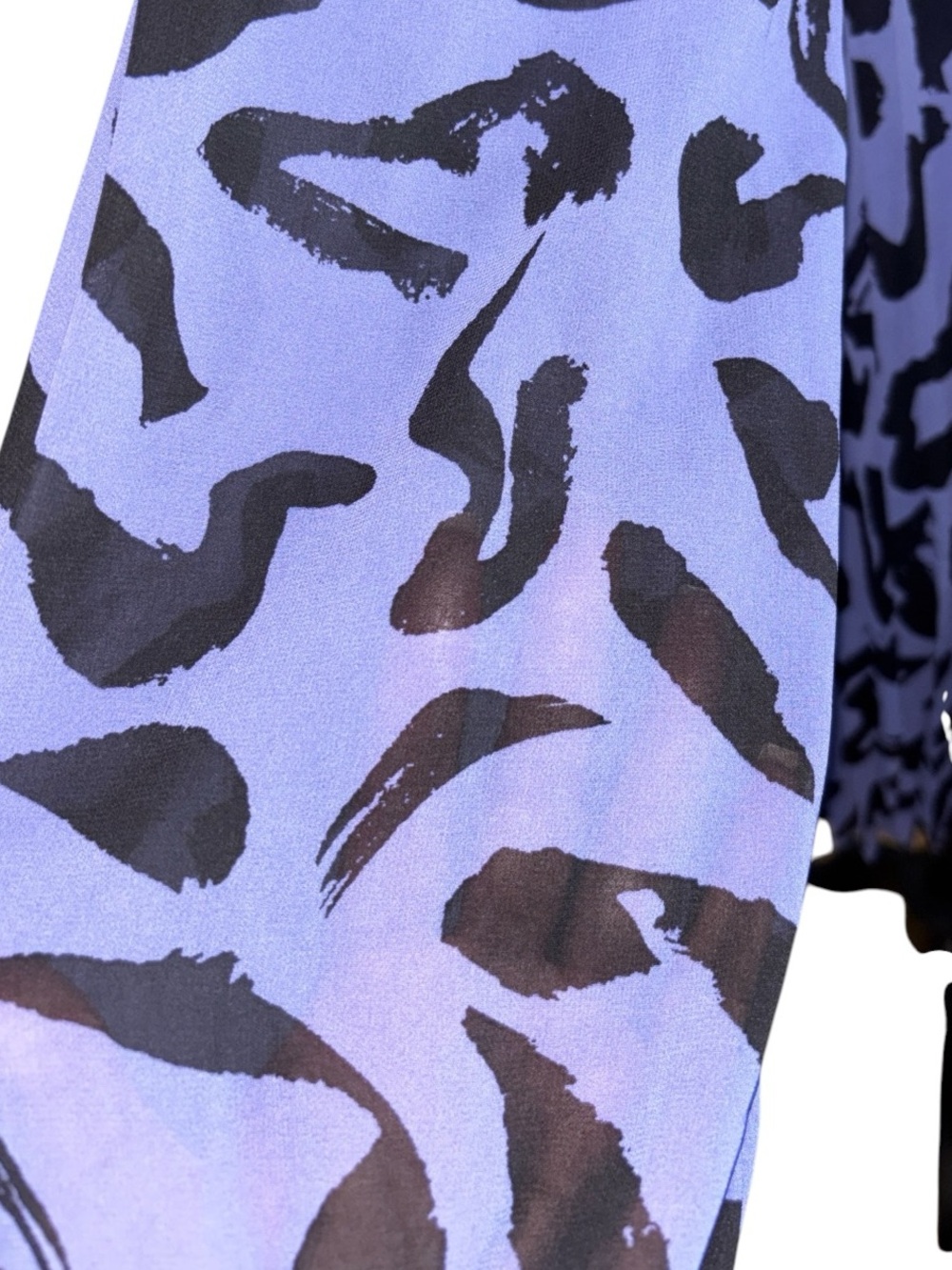 Nine West Lavender and Black Abstract Print Top, P2P:22”, L:36”, NWOT - Picture 7 of 12